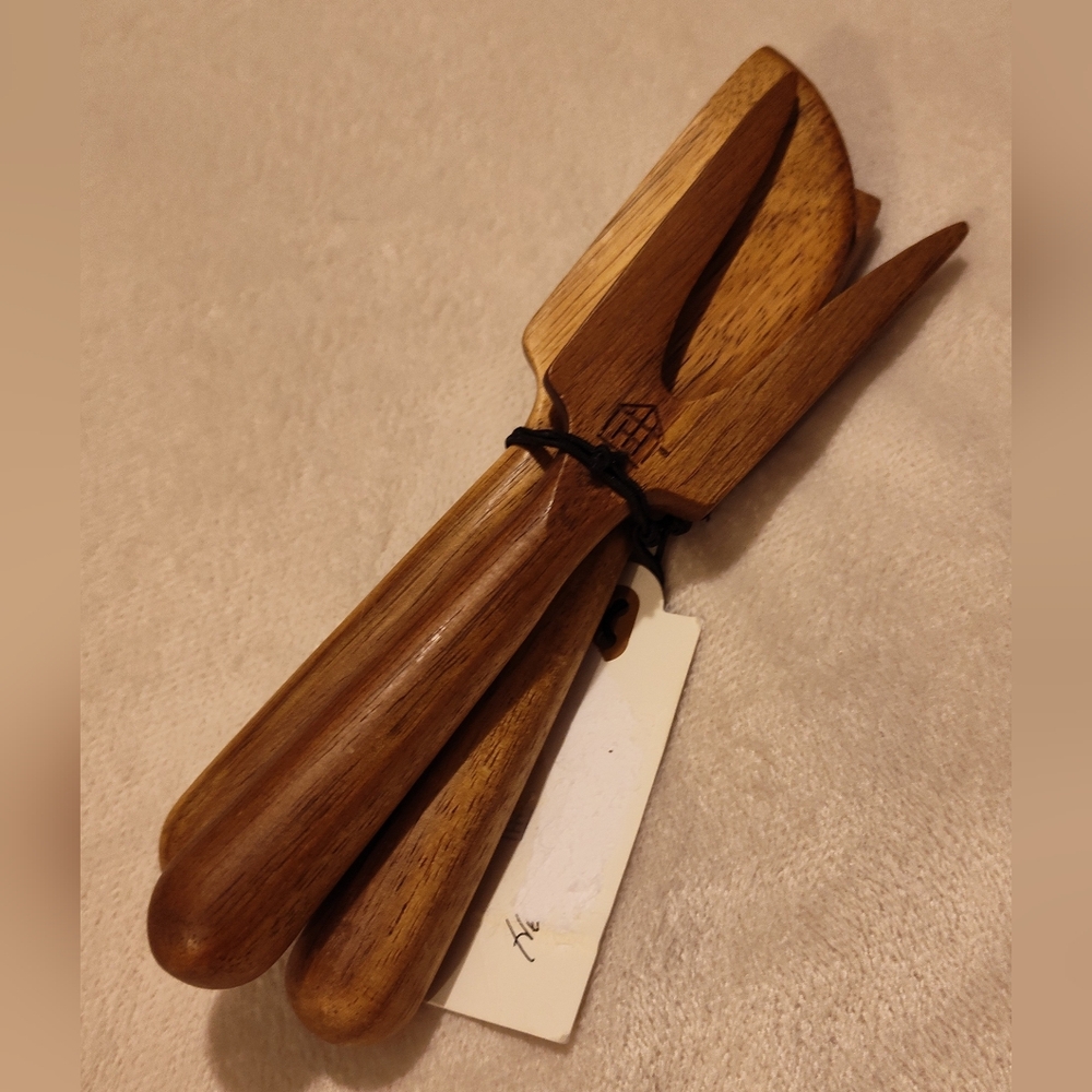 NWT! Wooden Cheese Knives Set